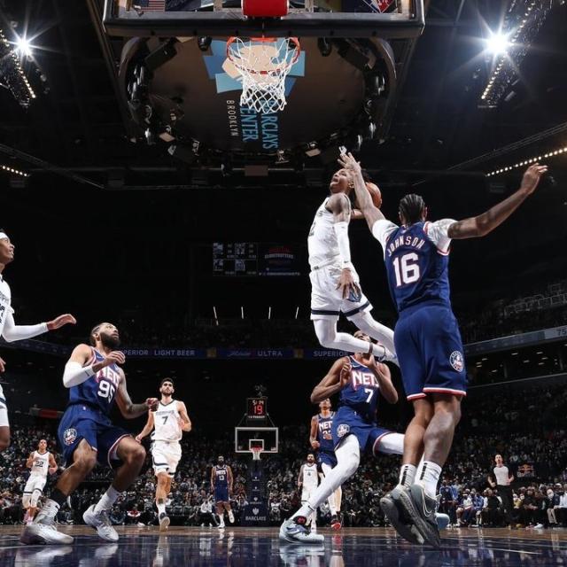 kaiyun-无极限!莫兰特再度升空 队友:他可以竞争第一控卫